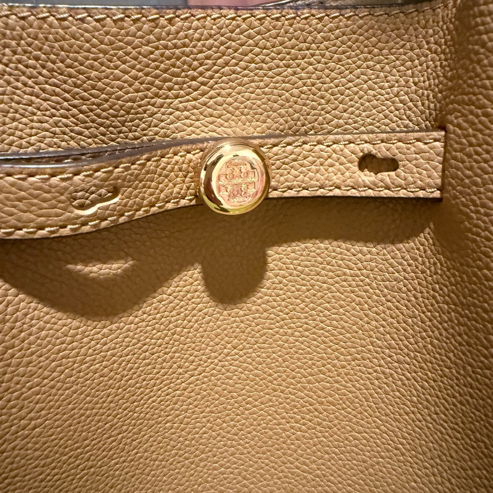 Authentic Tory Burch Romy Pebbled Tote - Picture 8 of 14
